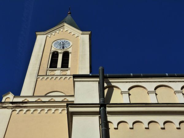Cost of Church Gutter Installation in Jacksonville